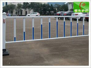 鋅鋼道路護(hù)欄